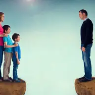 Familia monoparentala - provocari si prioritati