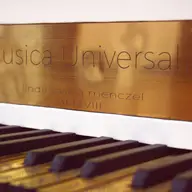 Musica universalis, expozitia artistei Linda Saskia Menczel