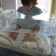 Salvați Copiii demarează un plan amplu de dotare a maternităților din Regiunea Vest
