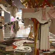 Expozitie de moda retro
