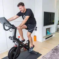 Bicicleta fitness asigura un mod confortabil si eficient de a exersa! Iata cum!