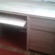 Vand birou si scaun pentru birou