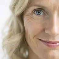 7 trucuri pentru un ten frumos la menopauză