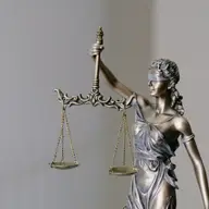 Ce trebuie să știi dacă vrei să dai la Drept