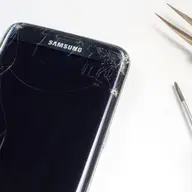 Samsung Galaxy - display spart sau cu pixeli morti? Iata 3 modalitati prin care iti poti repara tableta sau telefonul