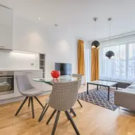 Scaunele scandinave - Cum le integrezi corect într-un design de interior modern