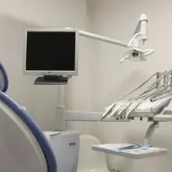 Criterii de care să ții cont în alegerea unei clinici stomatologice de încredere