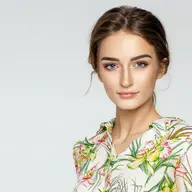 Produse de machiaj must-have pentru vară: sfaturi și recomandări