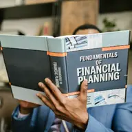 De ce sa incepi sa citesti carti de educatie financiara