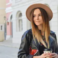 Șapte accesorii deosebite care îți pot desăvârși ținuta