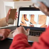 15 caracteristici esentiale pentru magazinele online