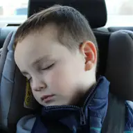 Scaun auto sau înălțător? Caracteristici și recomandări pentru fiecare produs in parte