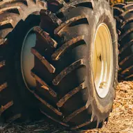 Care sunt anvelopele folosite în industria forestieră?