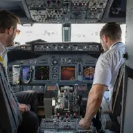 Ce trebuie să știi despre meseria de pilot de avion