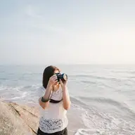 Aparat foto nou sau second hand? Avantaje, dezavantaje și criterii pentru alegerea potrivită