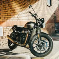 Top 3 modele de motociclete Triumph Roadster