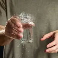 5 tipuri de tremor și la ce să fii atent