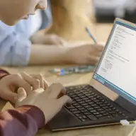Cele mai bune 3 cursuri de programare pentru copii