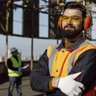 Asigură angajaților tăi servicii de securitate și sănătate în muncă!