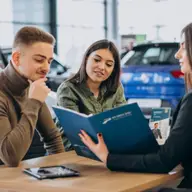 Soluții de finanțare și asigurare pentru autovehiculele rulate: ce trebuie să știi înainte de a face o achiziție