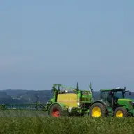 3 tratamente fitosanitare de vară pentru culturile agricole