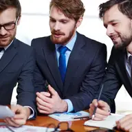 Care e diferența dintre retragerea și excluderea unui asociat? Răspunsul oferit de un avocat din Timișoara