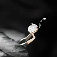 Microfoane ascunse și intimitatea personală: cum să te protejezi de înregistrările neautorizate