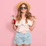 Bluze damă vaporoase și feminine pentru zilele toride de vară