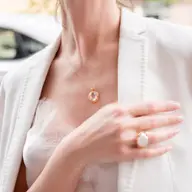 5 idei de bijuterii potrivite femeilor elegante