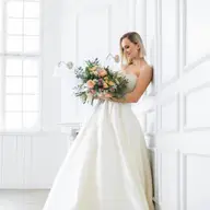 Cum să alegi rochia de mireasă perfectă: secrete de la designeri de top!