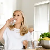 10 beneficii uimitoare ale apei filtrate pentru sănătatea ta