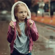 Cum să creezi ținutele stratificate perfecte pentru fetița ta?