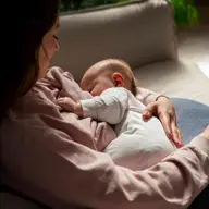 Îngrijirea pielii sensibile a bebelușului. Descoperă TOP 5 lucruri de care trebuie să ții cont!