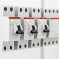 Tipuri de separatoare electrice