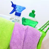Curatenia incepe cu... organizarea dulapului metalic pentru galeata si mop!
