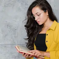 Poți alege o Biblie personalizată pentru a-ți reflecta credința? Sau să o oferi drept un cadou special?