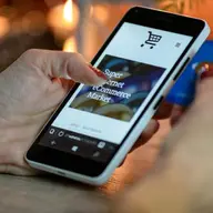 Cum să alegi imprimanta de etichete potrivită pentru e-commerce
