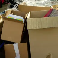 Beneficiile cutiilor de carton: de ce sunt alegerea perfectă pentru colete sau depozitare