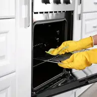 Electrocasnicele de bucătărie: trucuri pentru o curățare rapidă și eficientă