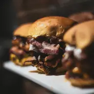 Rețete creative de preparate din carne tocată pentru următoarea ta masă festivă
