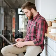 Ce trebuie să știi înainte de a-ți cumpăra un laptop?