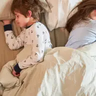 Cum să creezi un ritual de culcare relaxant pentru copii
