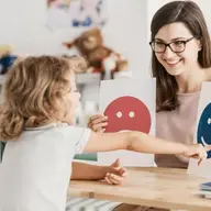Impactul terapiei cu celule stem asupra socializării și comportamentului copiilor cu autism