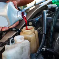 Cum sa alegi lichidul hidraulic corespunzator pentru modelele Mercedes-Benz?