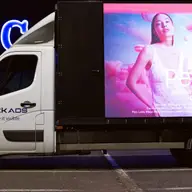 Penti capitalizează pe dinamica urbană cu o campanie outdoor TruckADS