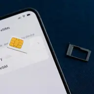 Ce este eSIM și de ce merită să renunți la cartela fizică