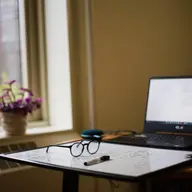 Dincolo de sistemul tradițional: o privire asupra educației alternative (Montessori, Waldorf, Homeschooling)