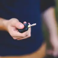 Ghidul complet pentru alegerea între închirierea auto pe termen scurt și cea pe termen lung