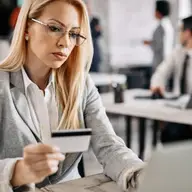 Ce bonusuri oferă băncile dacă deschizi un cont de salariu