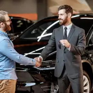 Agregatorul de închirieri auto R-Tg adaugă 2 companii populare în rezultatele de căutare